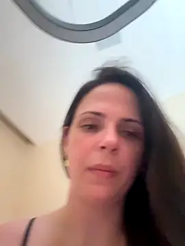 Lady LauraRose online show from October 18, 2025, 2:40 pm