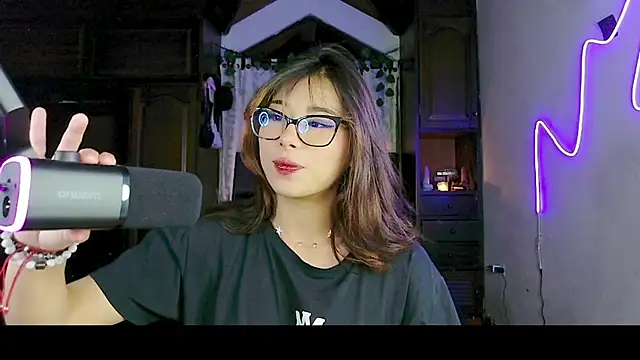 Snapshot of Shisuku_Sophi chatting on November 21, 2025, 5:17 am Shisuku Sophi online show from November 21, 2025, 5:17 am