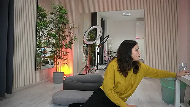 Snapshot of EmmaBlanco chatting on September 30, 2025, 7:30 pm EmmaBlanco online show from September 30, 2025, 7:30 pm