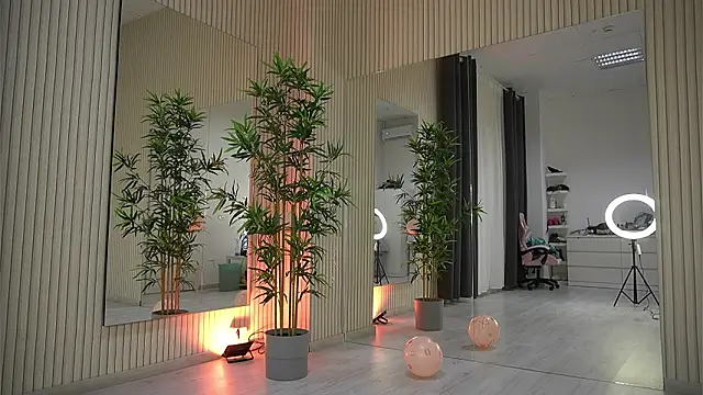 EmmaBlanco online show from February 28, 2026, 7:37 pm