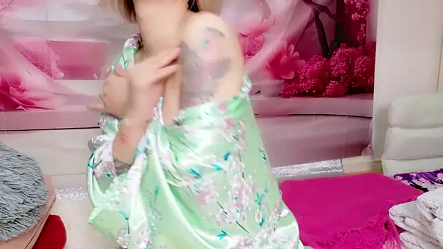 Snapshot of kimagure-fu- chatting on December 22, 2025, 6:10 am kimagure-fu- online show from December 22, 2025, 6:10 am