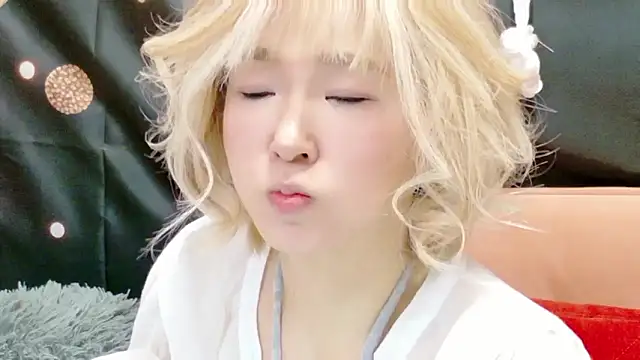 Snapshot of kimagure-fu- chatting on February 3, 2026, 2:00 pm kimagure-fu- online show from February 3, 2026, 2:00 pm