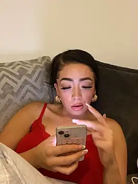 Snapshot of ItsCOCOx chatting on September 24, 2025, 7:39 pm ItsCOCOx online show from September 24, 2025, 7:39 pm