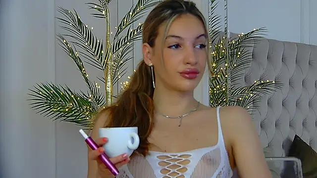 Snapshot of KimmDaviss chatting on May 26, 2026, 7:37 am KimmDaviss online show from May 26, 2026, 7:37 am