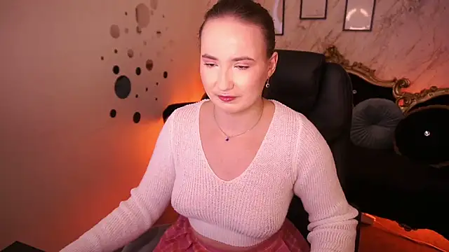 Snapshot of SofieBloom chatting on June 19, 2026, 7:28 pm SofieBloom online show from June 19, 2026, 7:28 pm