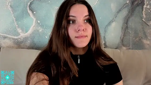 chloemilka online show from April 18, 2026, 5:06 pm