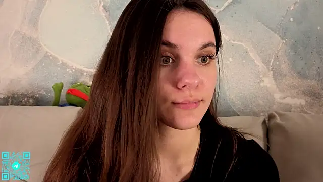 chloemilka online show from April 27, 2026, 5:33 pm