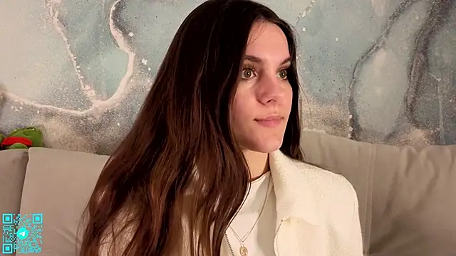 chloemilka online show from April 28, 2026, 6:24 pm