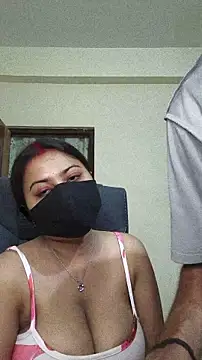 Snapshot of SassyWildCouple chatting on May 3, 2026, 4:24 pm SassyWildCouple online show from May 3, 2026, 4:24 pm