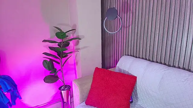 Snapshot of biancaa_18 chatting on September 17, 2025, 7:15 pm biancaa 18 online show from September 17, 2025, 7:15 pm