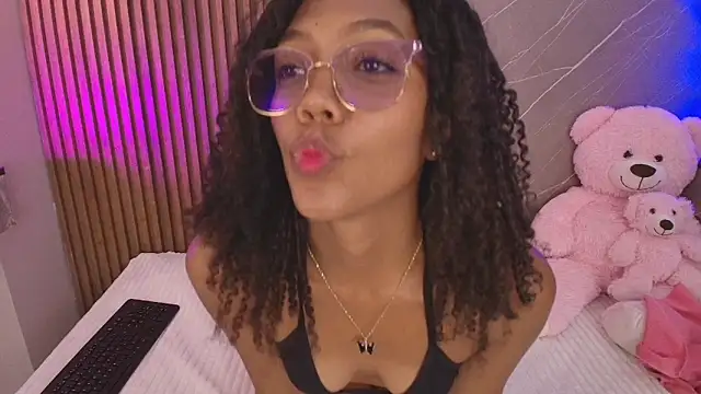 Snapshot of biancaa_18 chatting on May 11, 2026, 7:33 pm biancaa 18 online show from May 11, 2026, 7:33 pm