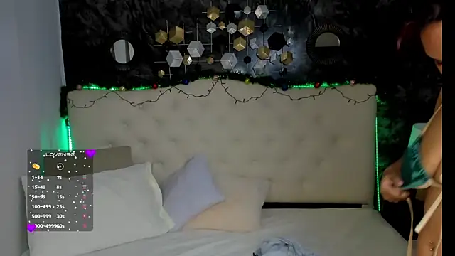 salome rojas  online show from December 3, 2025, 9:24 pm