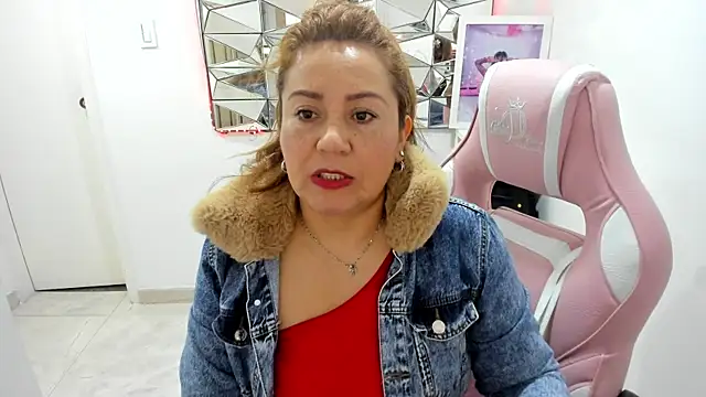camixxx m online show from June 25, 2026, 11:48 am