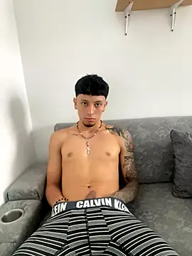 Snapshot of Stiven_x0 chatting on November 23, 2025, 3:45 pm Stiven x0 online show from November 23, 2025, 3:45 pm