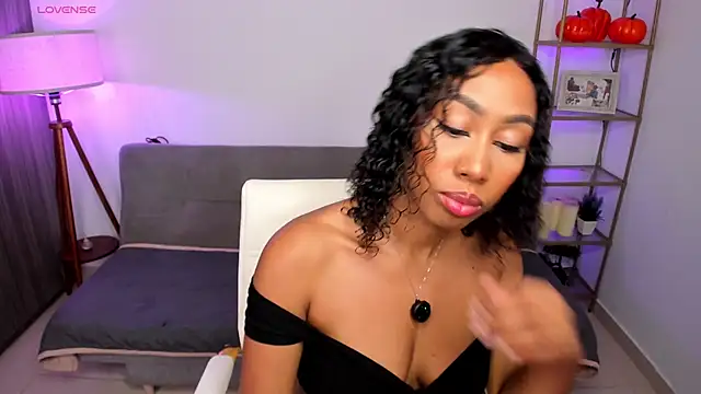 Snapshot of i_lulu chatting on November 25, 2025, 4:56 am i lulu online show from November 25, 2025, 4:56 am