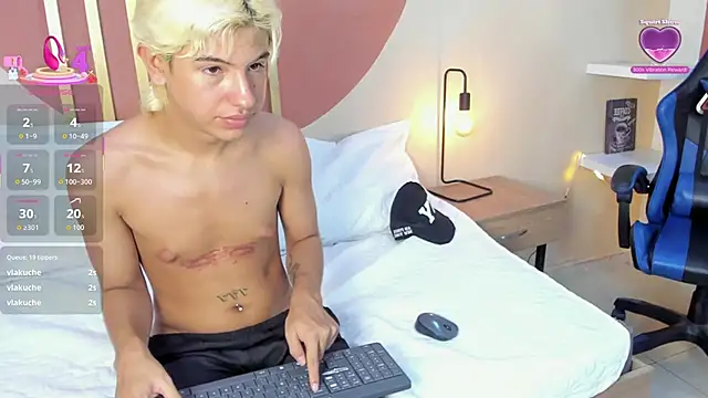 Snapshot of Enrrixxx_ chatting on September 21, 2025, 12:01 am Enrrixxx online show from September 21, 2025, 12:01 am