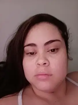 LolaVillalobos online show from July 23, 2026, 12:58 pm