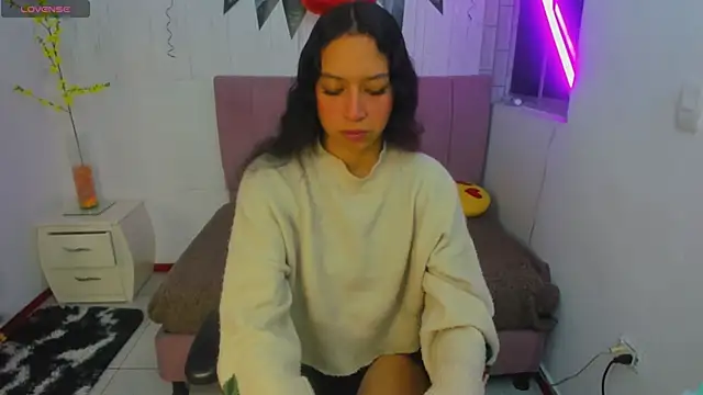 anna moon11 online show from October 17, 2025, 4:37 am