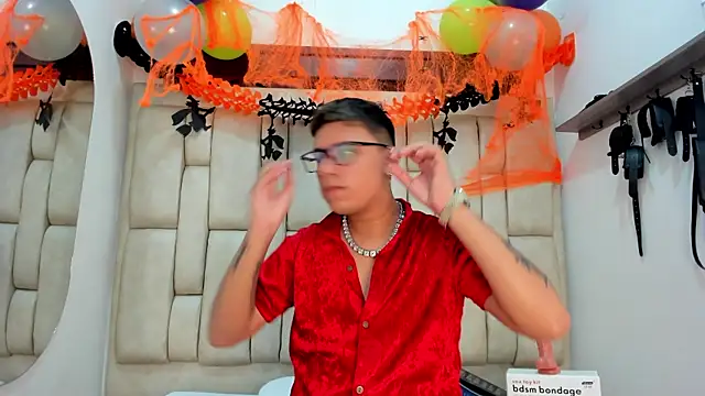 DavilANDkevin2 online show from October 24, 2025, 12:08 am