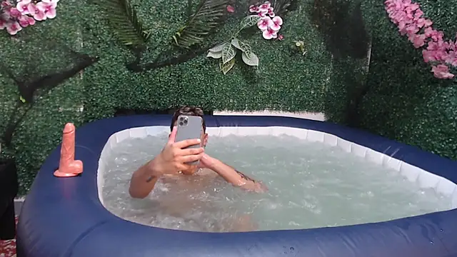 DavilANDkevin2 online show from November 4, 2025, 2:10 am