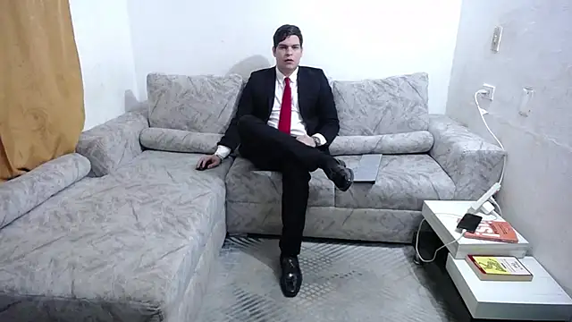 Victor Maitland online show from July 31, 2026, 8:30 pm
