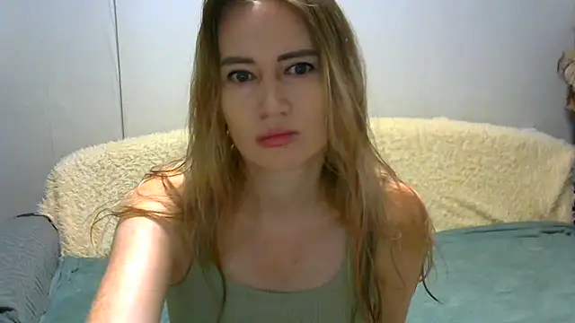 JessFoxxx online show from September 17, 2025, 3:30 am