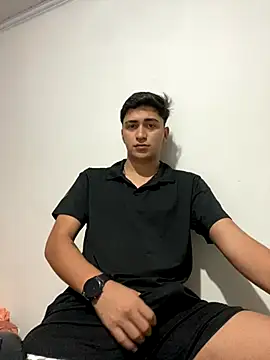 Snapshot of Tavinho067 chatting on October 31, 2025, 9:27 pm Tavinho067 online show from October 31, 2025, 9:27 pm