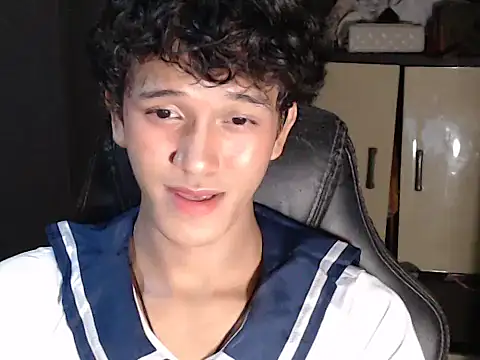 Snapshot of kenbigcockxx chatting on September 24, 2025, 3:59 pm kenbigcockxx online show from September 24, 2025, 3:59 pm