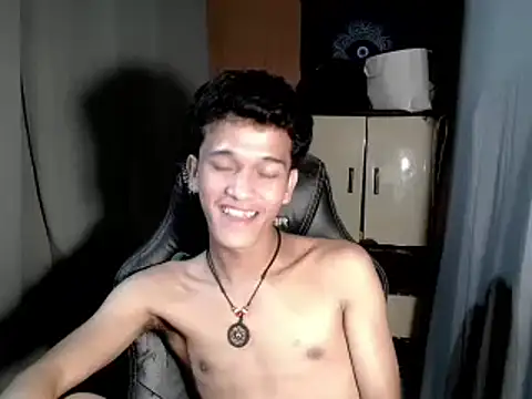 Snapshot of kenbigcockxx chatting on November 21, 2025, 8:07 pm kenbigcockxx online show from November 21, 2025, 8:07 pm