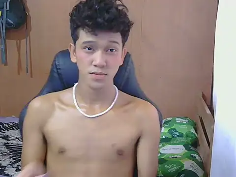 Snapshot of kenbigcockxx chatting on December 20, 2025, 1:56 am kenbigcockxx online show from December 20, 2025, 1:56 am