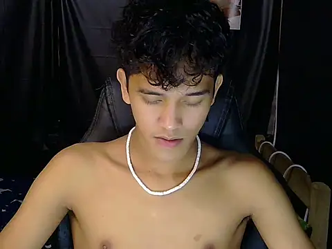 Snapshot of kenbigcockxx chatting on March 18, 2026, 11:13 am kenbigcockxx online show from March 18, 2026, 11:13 am