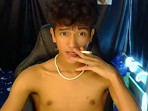 Snapshot of kenbigcockxx chatting on March 30, 2026, 2:18 pm kenbigcockxx online show from March 30, 2026, 2:18 pm