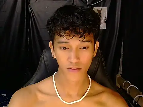 Snapshot of kenbigcockxx chatting on April 3, 2026, 1:20 pm kenbigcockxx online show from April 3, 2026, 1:20 pm
