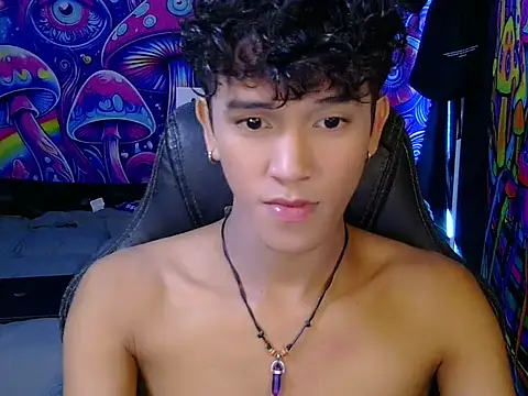 Snapshot of kenbigcockxx chatting on May 26, 2026, 1:29 pm kenbigcockxx online show from May 26, 2026, 1:29 pm