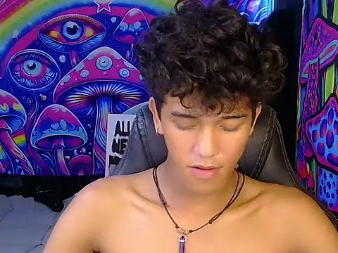 Snapshot of kenbigcockxx chatting on June 5, 2026, 3:13 am kenbigcockxx online show from June 5, 2026, 3:13 am