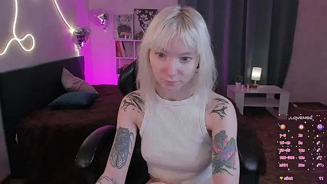 Snapshot of tattoo_art_baby chatting on May 5, 2026, 1:02 am tattoo art baby online show from May 5, 2026, 1:02 am