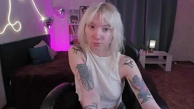 Snapshot of tattoo_art_baby chatting on May 6, 2026, 12:52 am tattoo art baby online show from May 6, 2026, 12:52 am