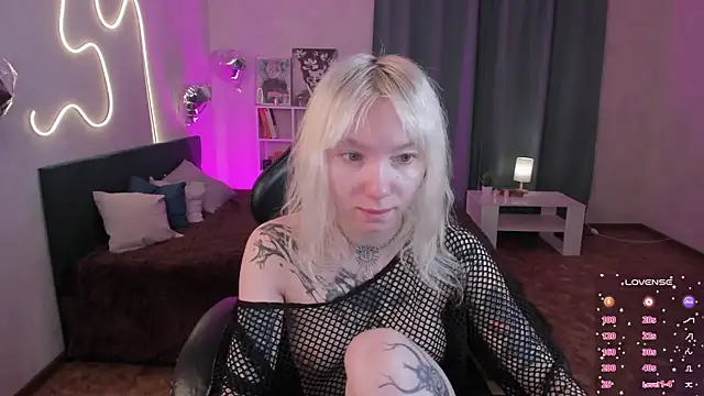 Snapshot of tattoo_art_baby chatting on May 13, 2026, 1:03 am tattoo art baby online show from May 13, 2026, 1:03 am