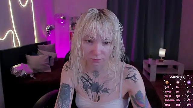 Snapshot of tattoo_art_baby chatting on May 25, 2026, 1:22 am tattoo art baby online show from May 25, 2026, 1:22 am
