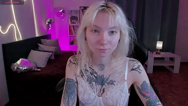 Snapshot of tattoo_art_baby chatting on May 28, 2026, 1:25 am tattoo art baby online show from May 28, 2026, 1:25 am