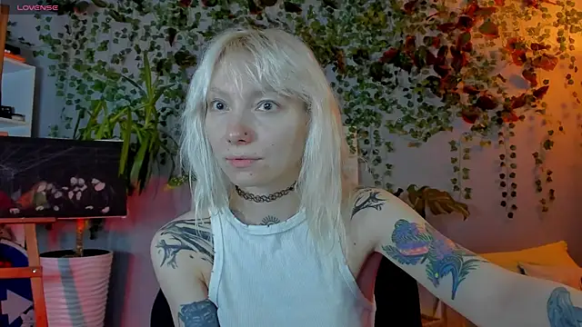 Snapshot of tattoo_art_baby chatting on July 4, 2026, 1:12 am tattoo art baby online show from July 4, 2026, 1:12 am