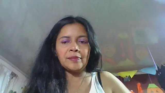 DianaOchoa  online show from November 2, 2025, 4:37 am