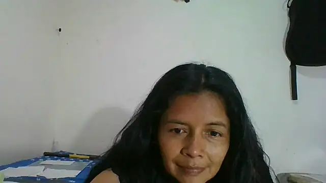 DianaOchoa  online show from April 21, 2026, 8:01 pm