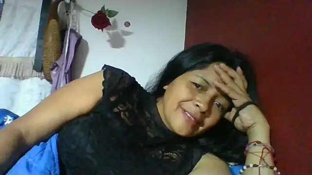 DianaOchoa  online show from April 22, 2026, 9:33 am
