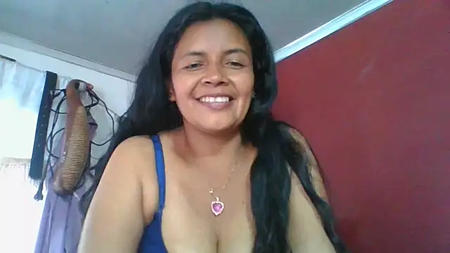 DianaOchoa  online show from April 24, 2026, 8:44 pm