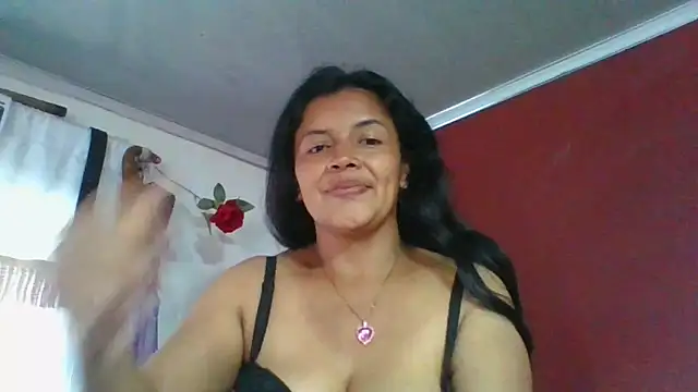 DianaOchoa  online show from April 28, 2026, 8:25 pm