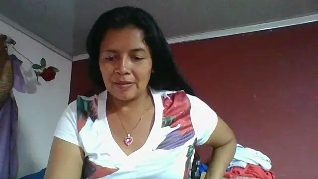 DianaOchoa  online show from April 29, 2026, 8:26 pm