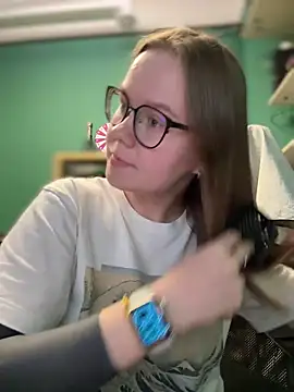 Snapshot of _CherryBloom_ chatting on September 12, 2025, 1:11 pm CherryBloom online show from September 12, 2025, 1:11 pm