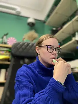 Snapshot of _CherryBloom_ chatting on September 25, 2025, 8:29 am CherryBloom online show from September 25, 2025, 8:29 am