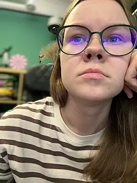 Snapshot of _CherryBloom_ chatting on September 28, 2025, 8:52 am CherryBloom online show from September 28, 2025, 8:52 am